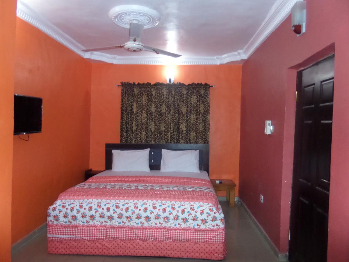 De-Zone Hotel Ikotun Kültér fotó