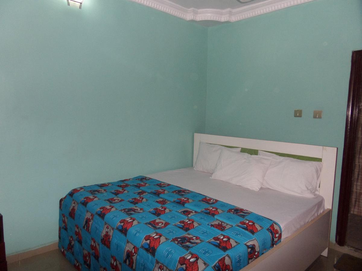 De-Zone Hotel Ikotun Kültér fotó